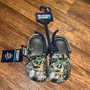 REAL TREE RUGGED SHARK MOLDED CLOGS/CROCS EVA Foam Footbed Waterproof Slip-Ons